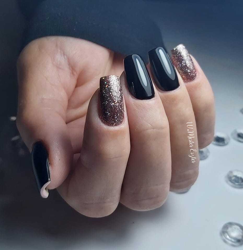 Venalisa UV/LED Gél Lakk Black No.911 7.5 ml 4