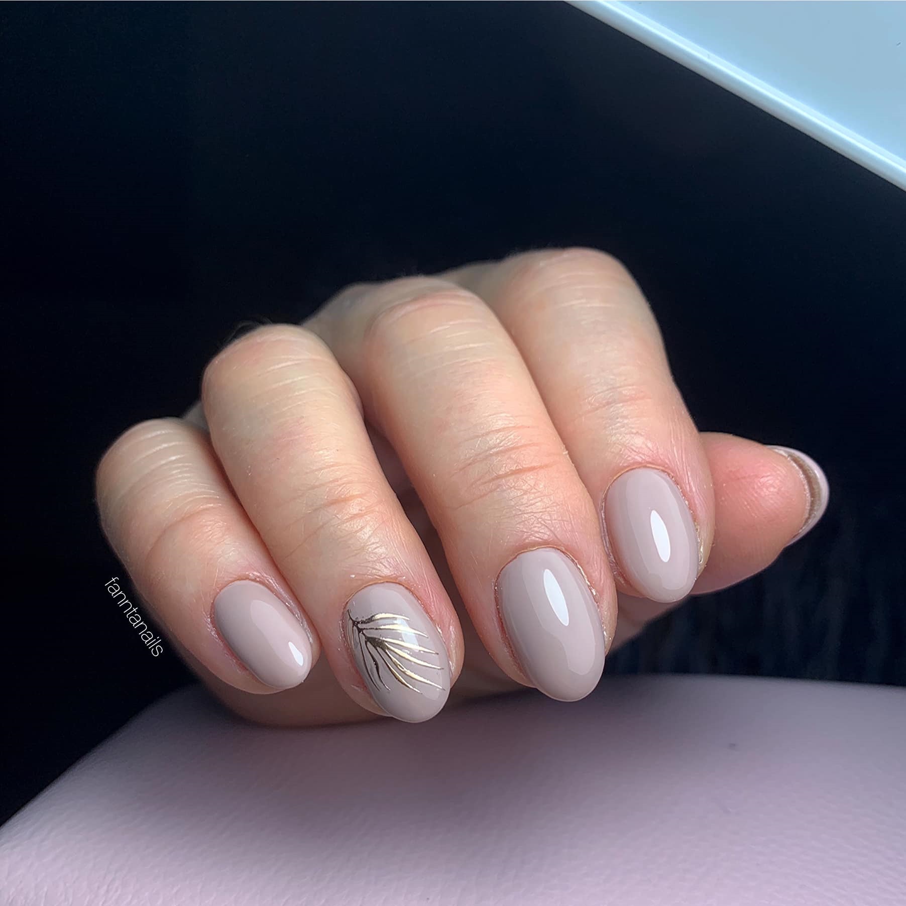 Venalisa UV/LED Gél Lakk 7.5 ml No.709 4