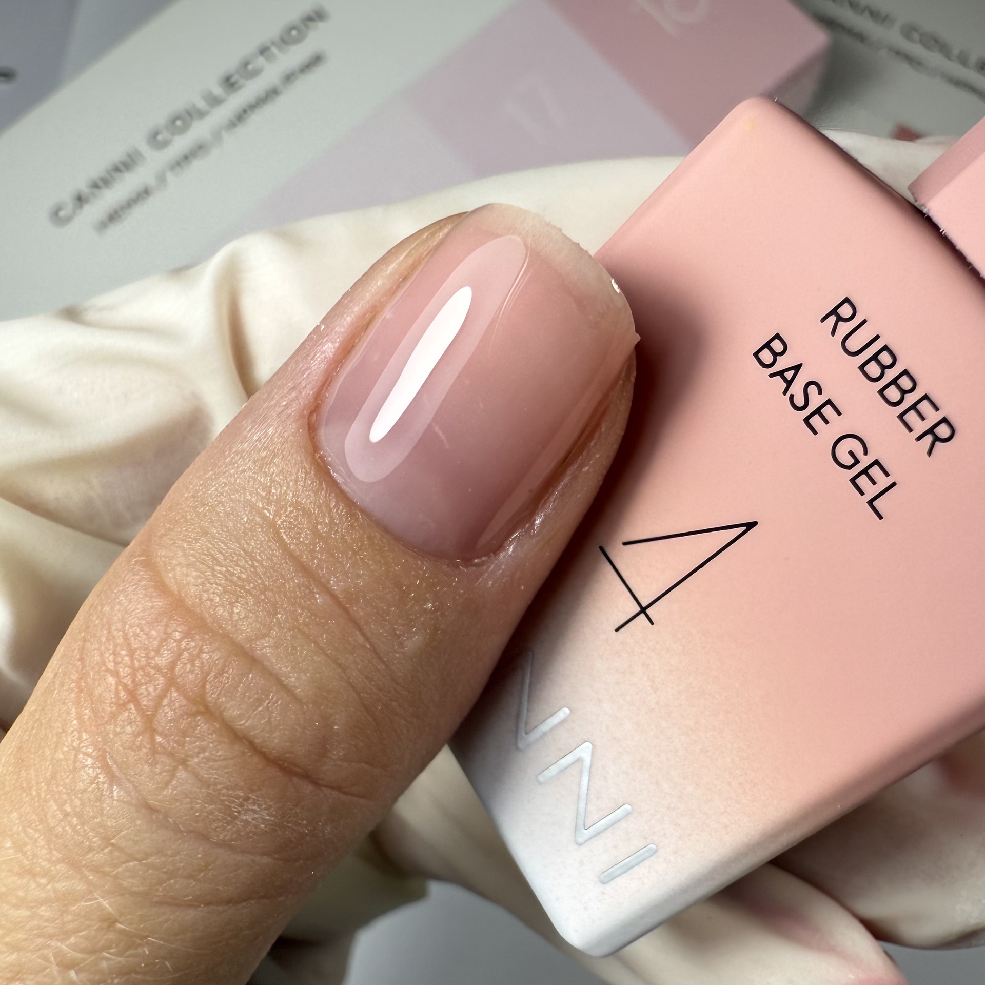 CANNI HEMA FREE Rubber Base Gel - 9 ml - X04 Natural 2