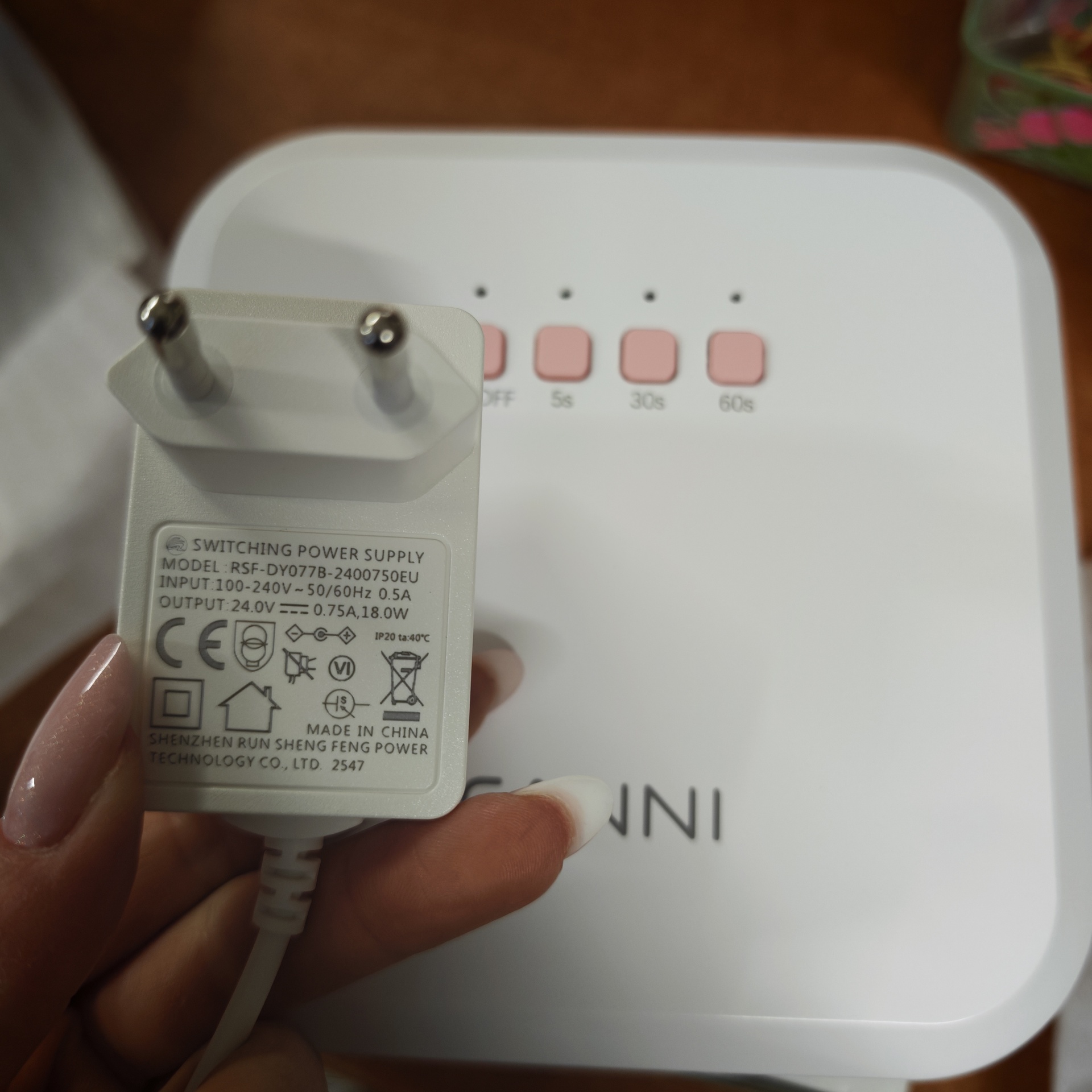 CANNI UV/LED Mini Műkörmös Lámpa - 18 LED 12