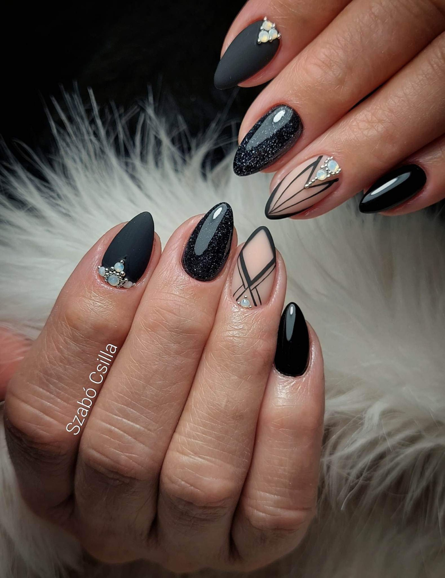 Venalisa UV/LED Gél Lakk Black No.911 7.5 ml 3