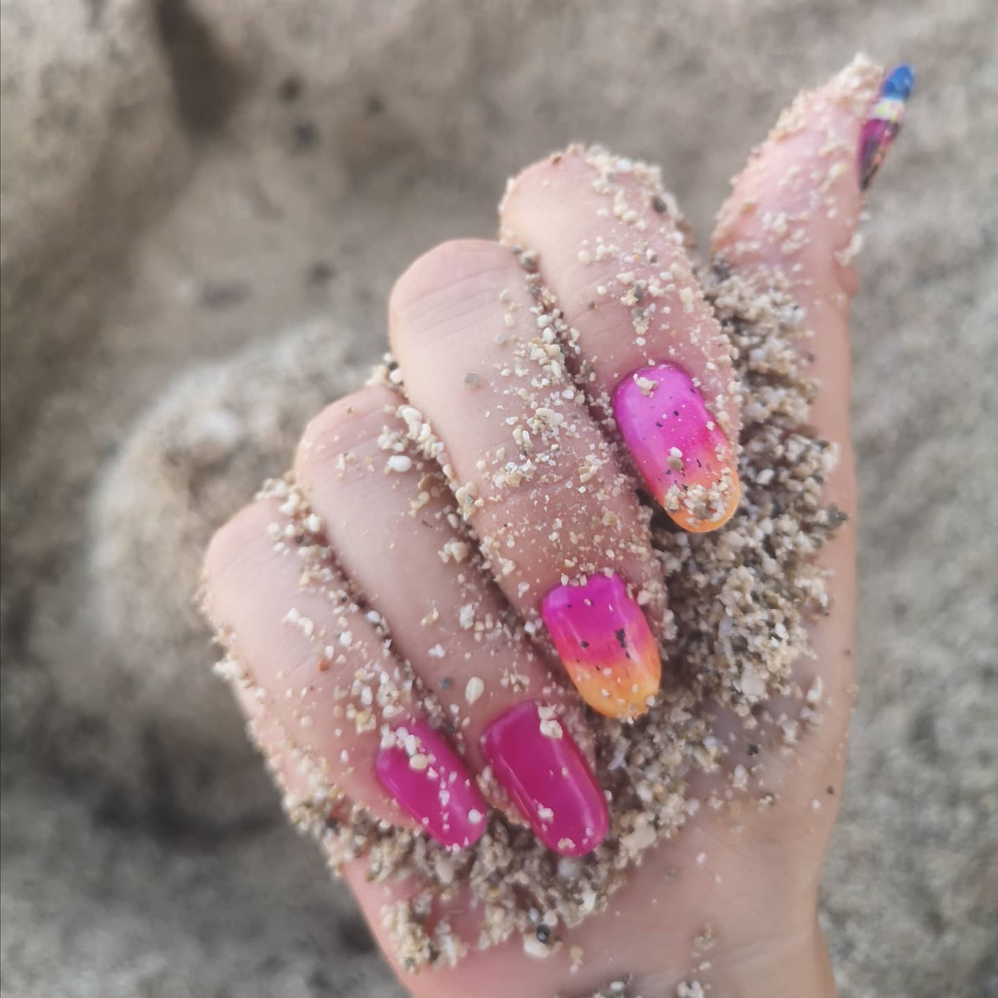 Venalisa UV/LED Gél Lakk No.064 7.5 ml - Magenta 4